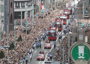 ５０万人が熱狂　銀座パレード